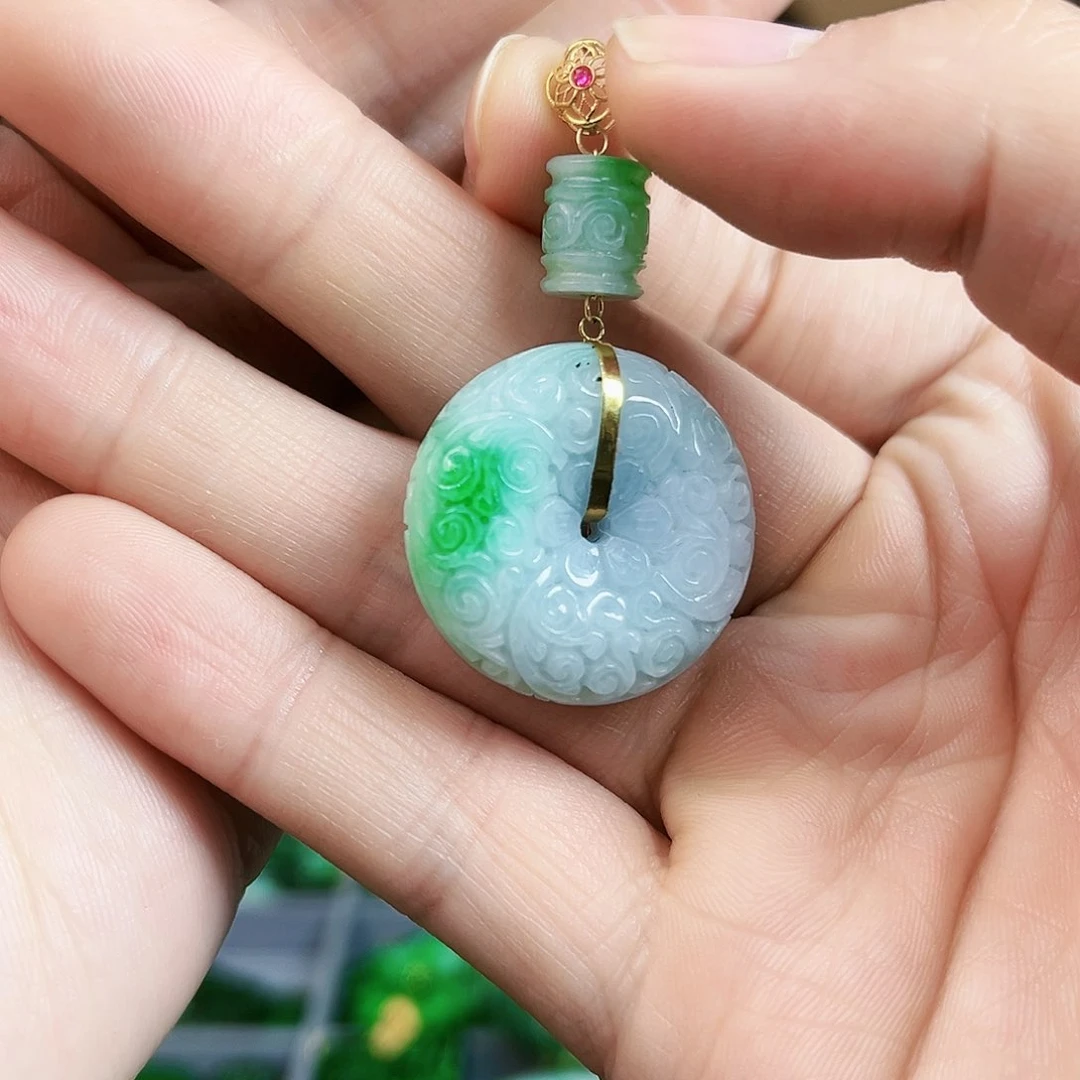 翡翠颈饰18K金镶嵌吊坠