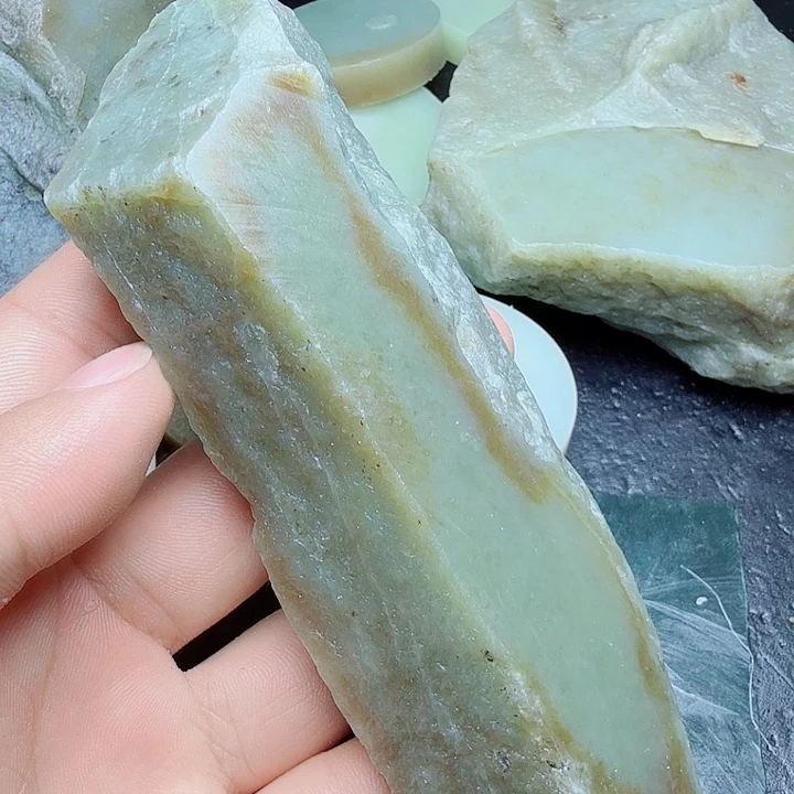 和田玉（糖玉）未镶嵌珠宝奇石