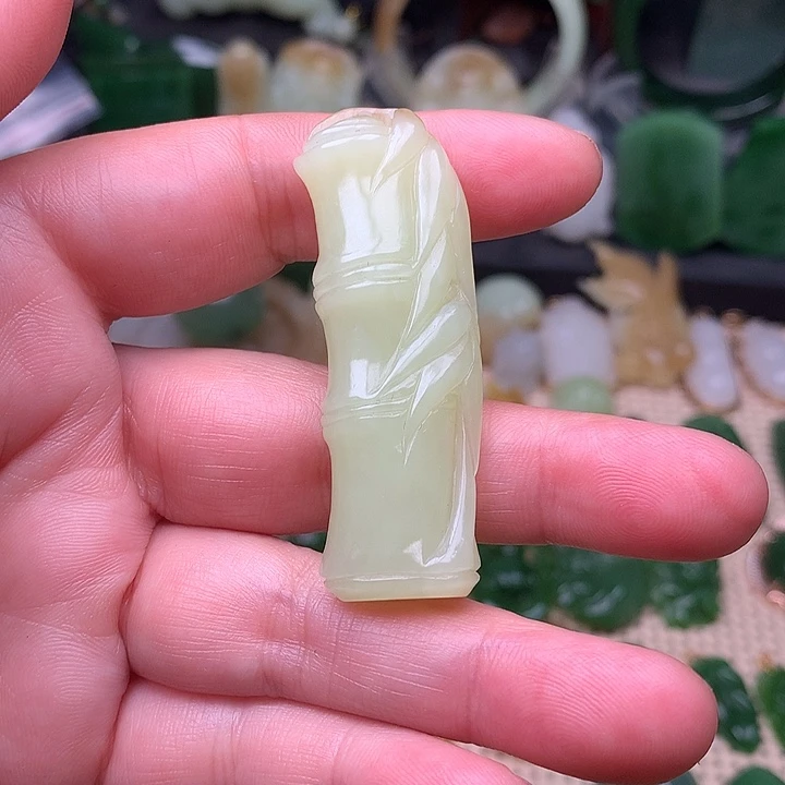 和田玉颈饰未镶嵌正*园