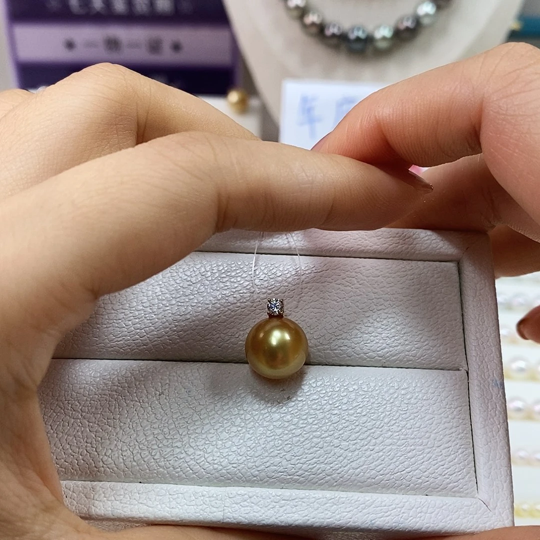 18K金镶嵌海水珍珠吊坠(不含链)11m南洋金珠吊坠（基本无暇）