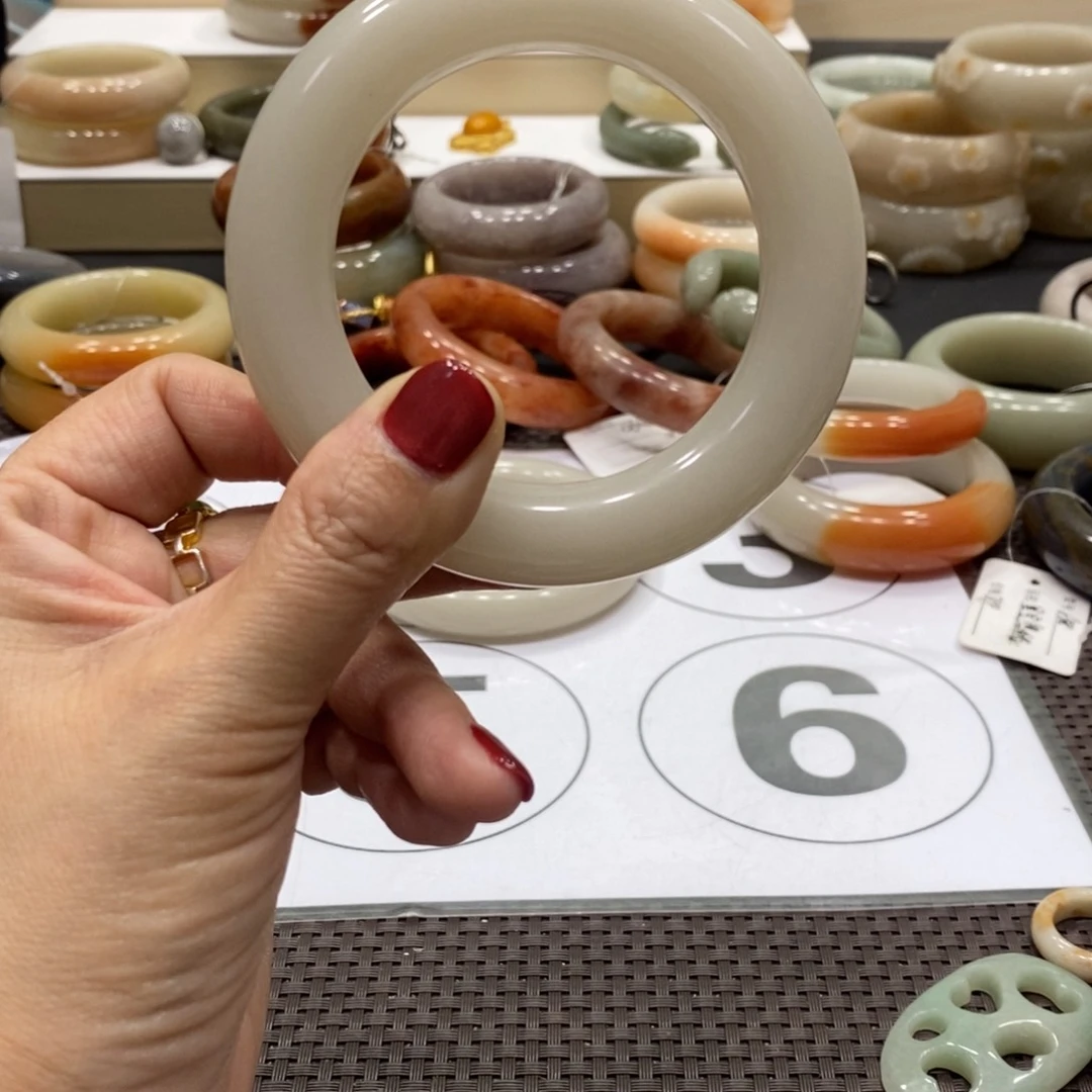 石英质玉手镯未镶嵌芳****多