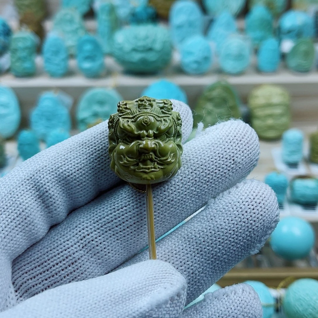 绿松石未镶嵌珠宝奇石