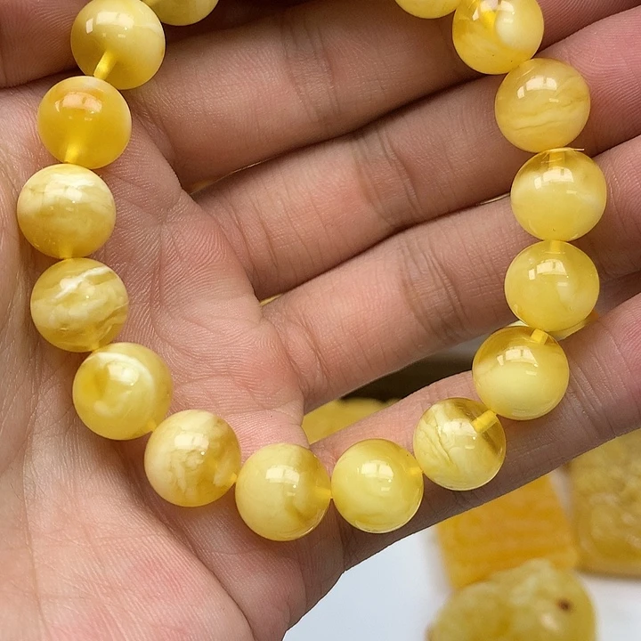 蜜蜡未镶嵌珠宝奇石