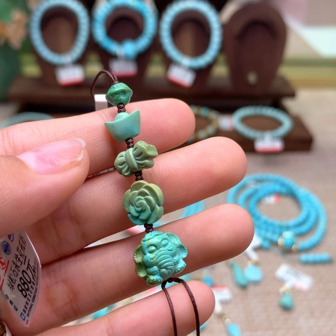 绿松石配饰未镶嵌