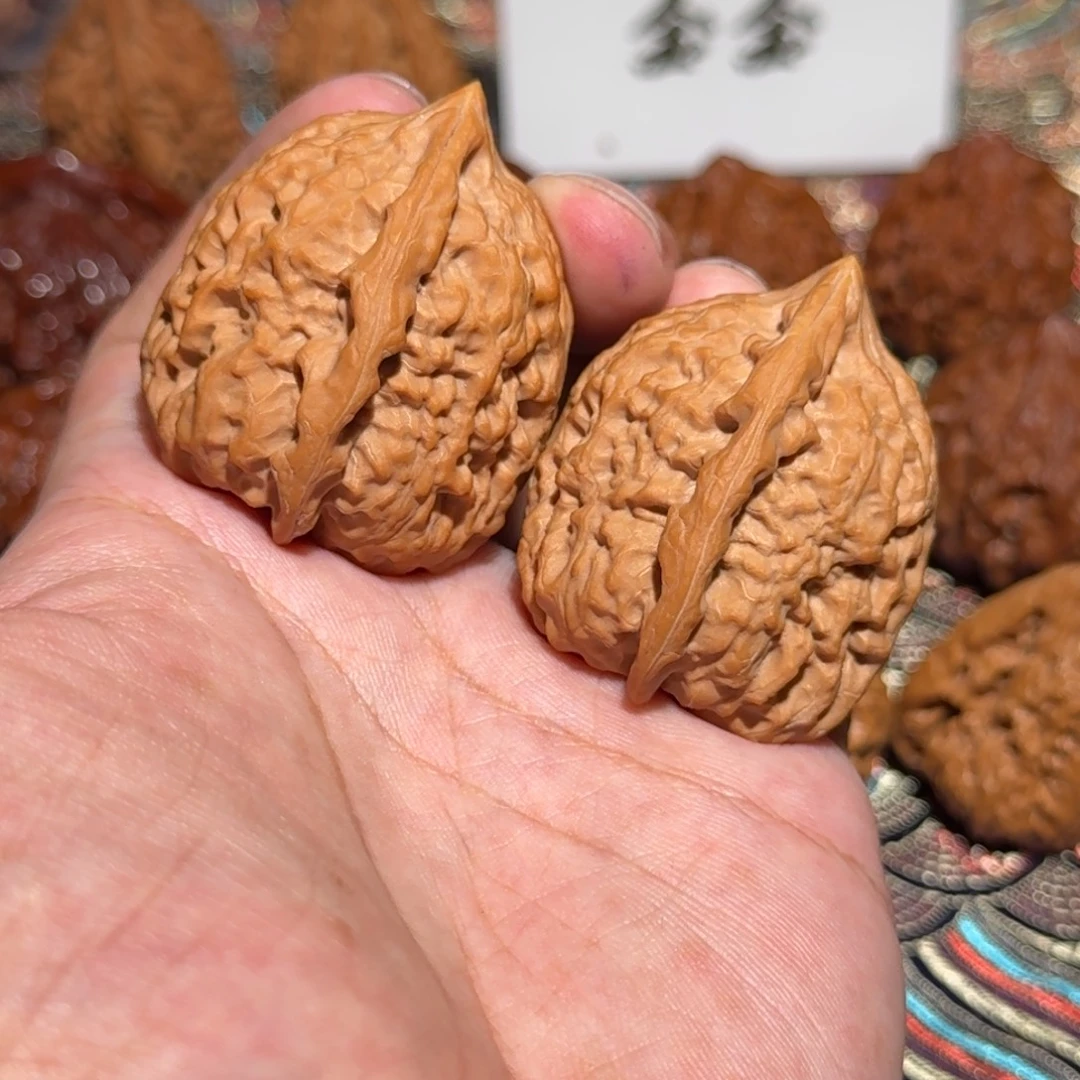 把件核桃1263沈鸡，尺寸37