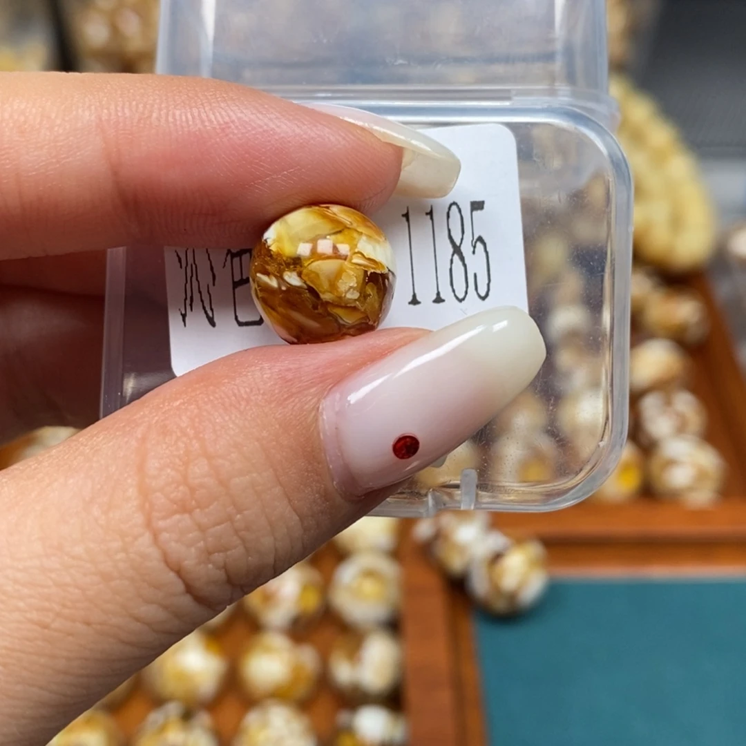 蜜蜡未镶嵌珠宝奇石1185