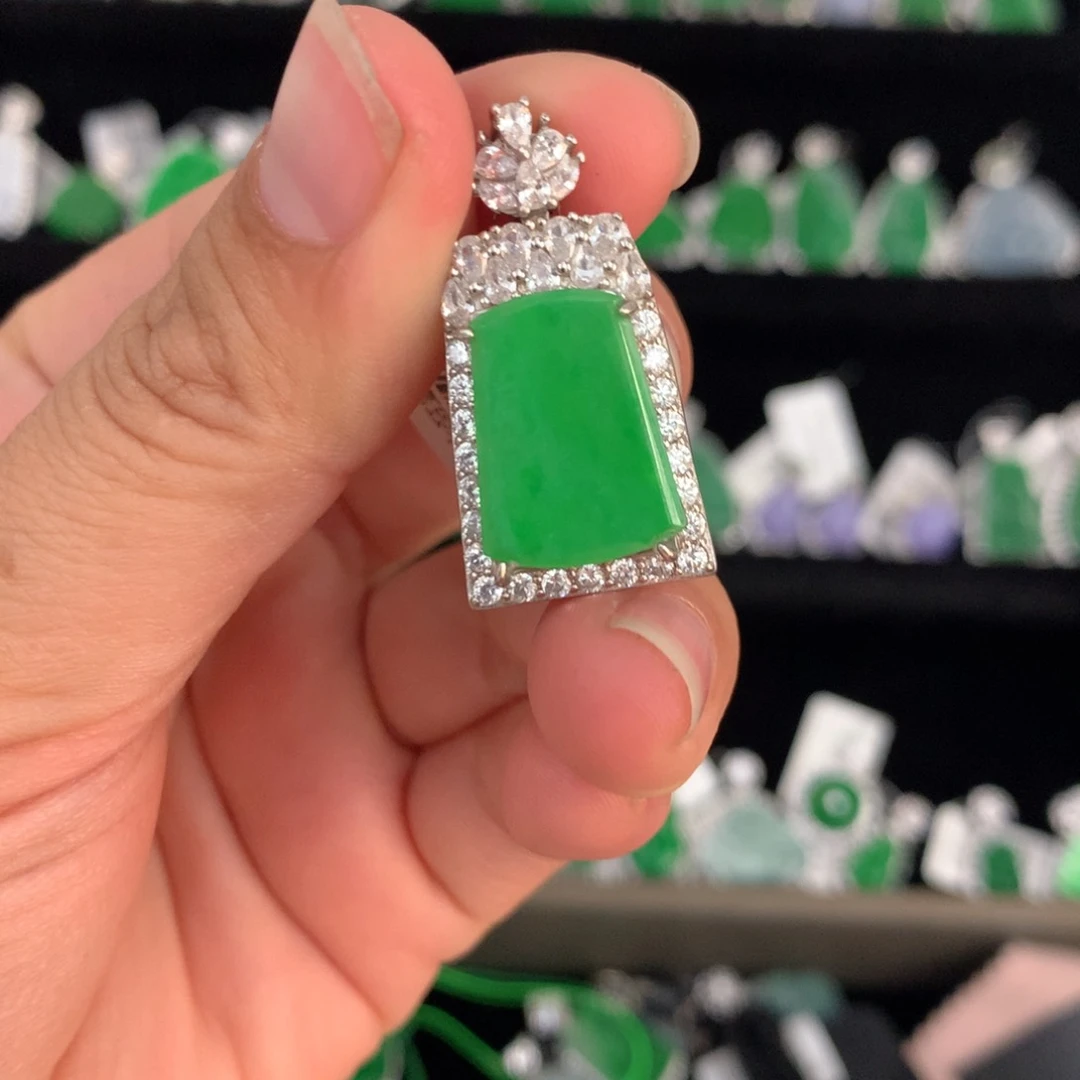 【闪购商品】颈饰银S925镶嵌翡翠天然翡翠