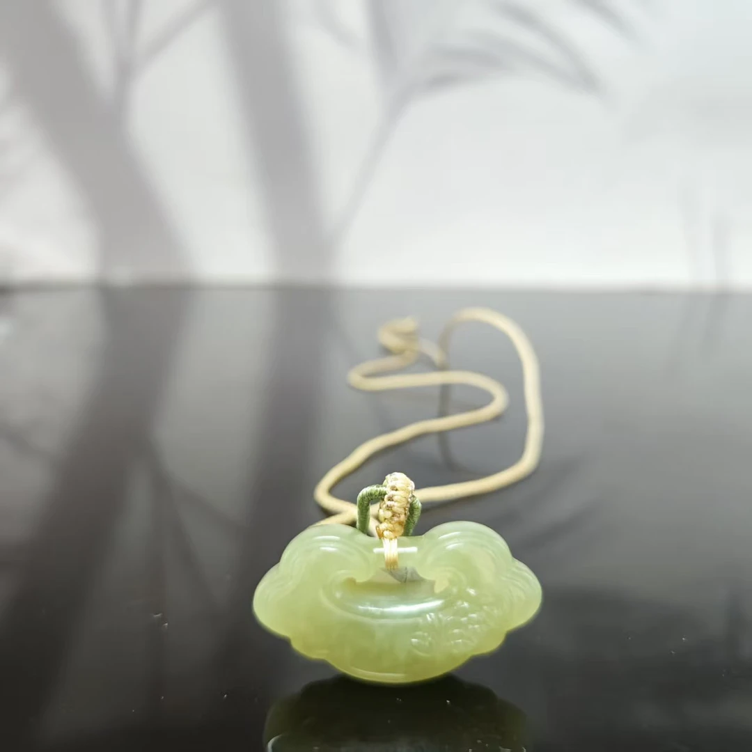 K和田玉平安锁吊坠0125