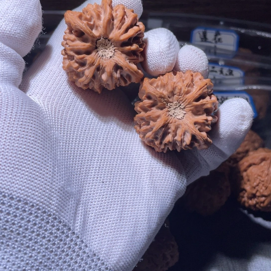 ：***a吊坠桃核42 龙门涧！！！！