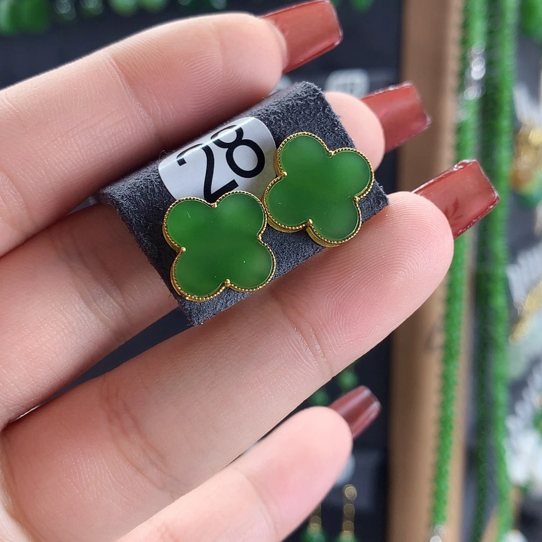 和田玉耳饰18K金镶嵌漂*瓶28