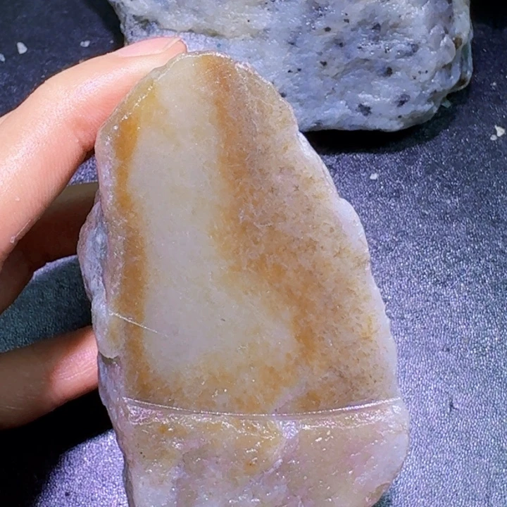 未镶嵌和田玉（糖玉）珠宝半成品
