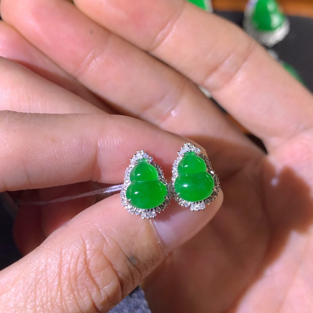 翡翠18K金镶嵌耳饰翡翠