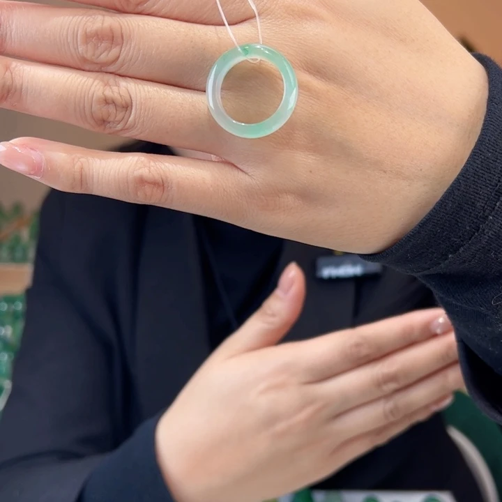 石英质玉戒指未镶嵌爱****子17圈