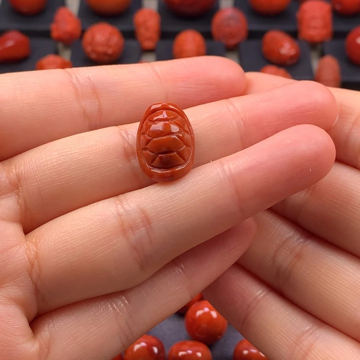 南红玛瑙未镶嵌富甲一方12.4MM原矿