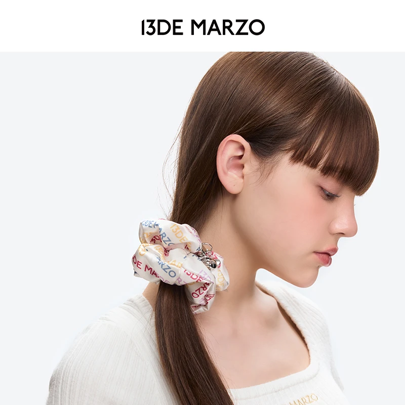 13DE MARZO女士 2025新款玩偶挂坠Logo发圈时尚百搭发饰甜美饰品
