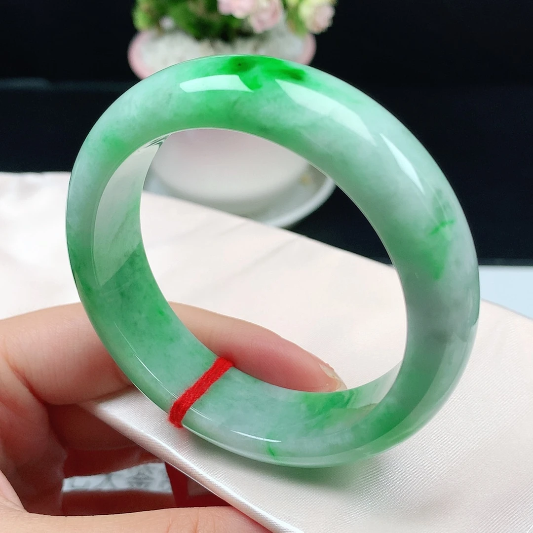 翡翠未镶嵌手镯1969