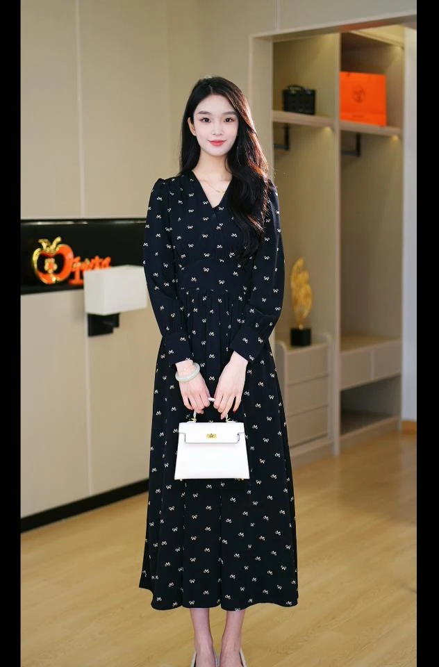 【罗马画报】2025新款秋季中高腰碎花法式印花气质连衣裙