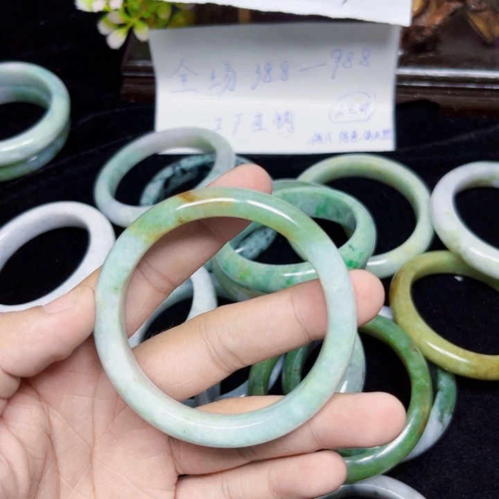 诗***方翡翠未镶嵌手镯天然缅甸翡翠手镯