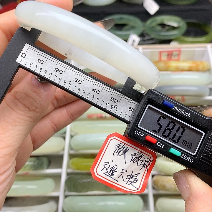 蛇纹石玉手镯未镶嵌718