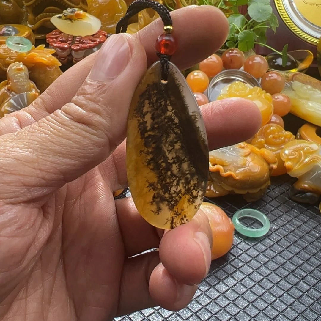 石英质玉未镶嵌颈饰