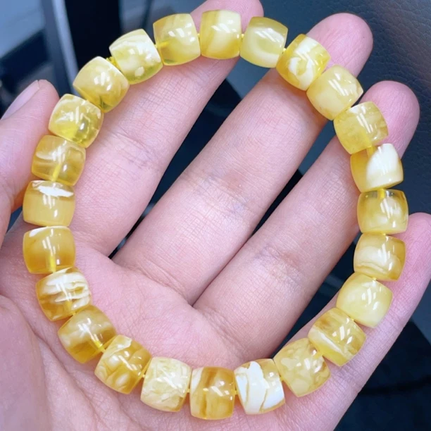 妖孽白花9.8mm精工直切蜜蜡手串