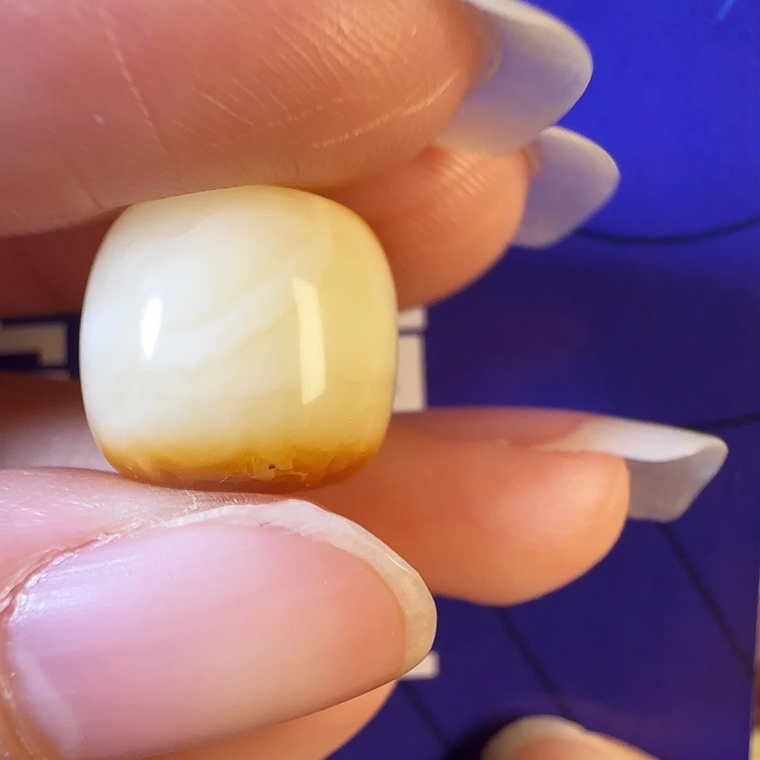 蜜蜡未镶嵌裸石13mm红白沁色老型珠