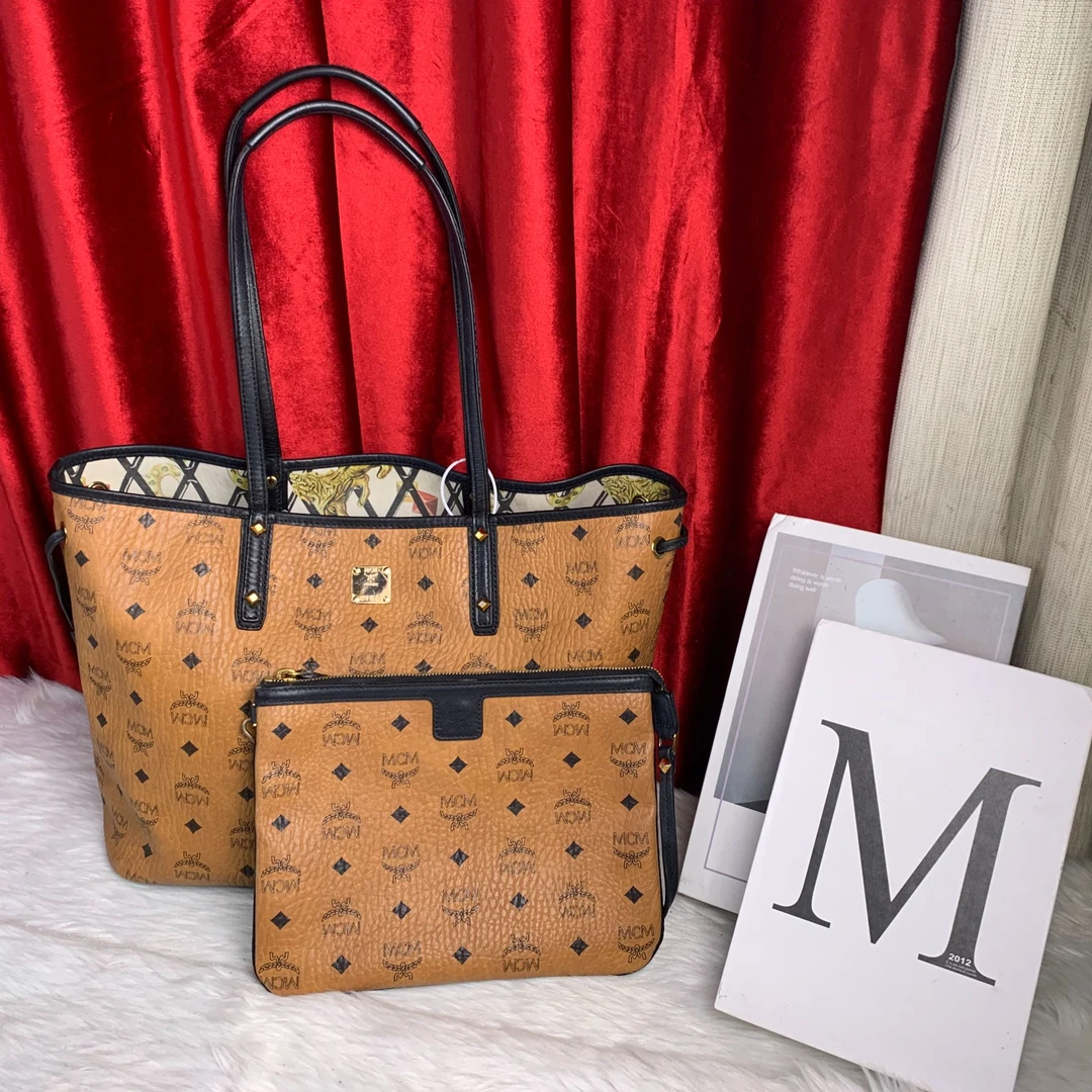 95新 MCM 干邑色购物袋/EE09104104/4104/瑕