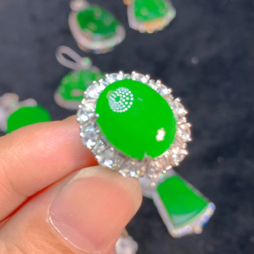 颈饰银S925镶嵌翡翠