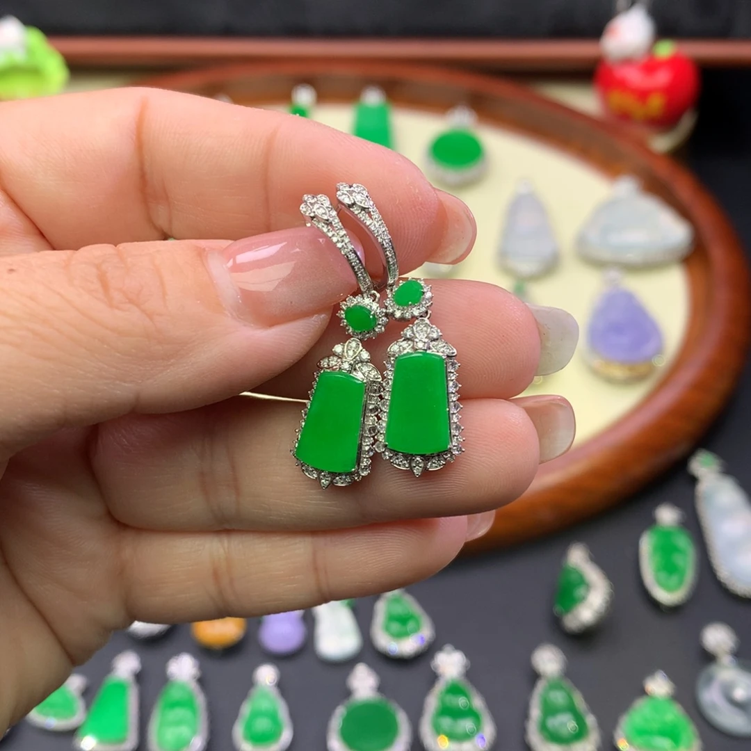 静****翡翠18K金镶嵌吊坠(不含链)