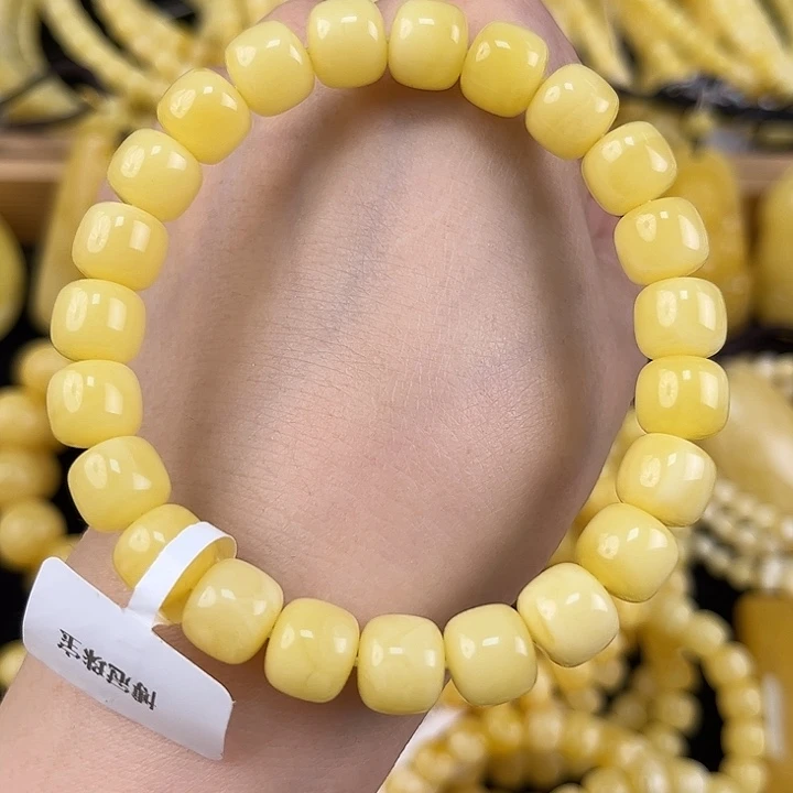 未镶嵌颈饰琥珀琥珀，多样性发其一