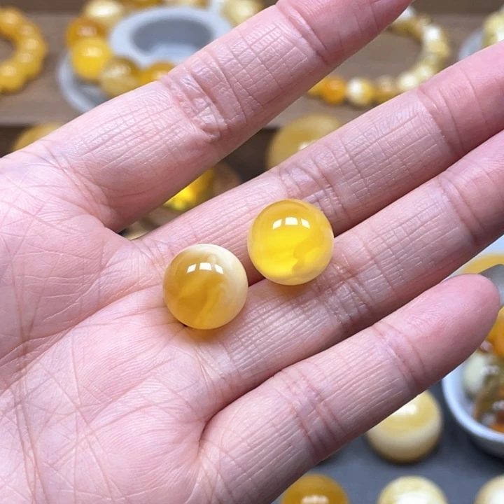 S***6未镶嵌琥珀裸石天然