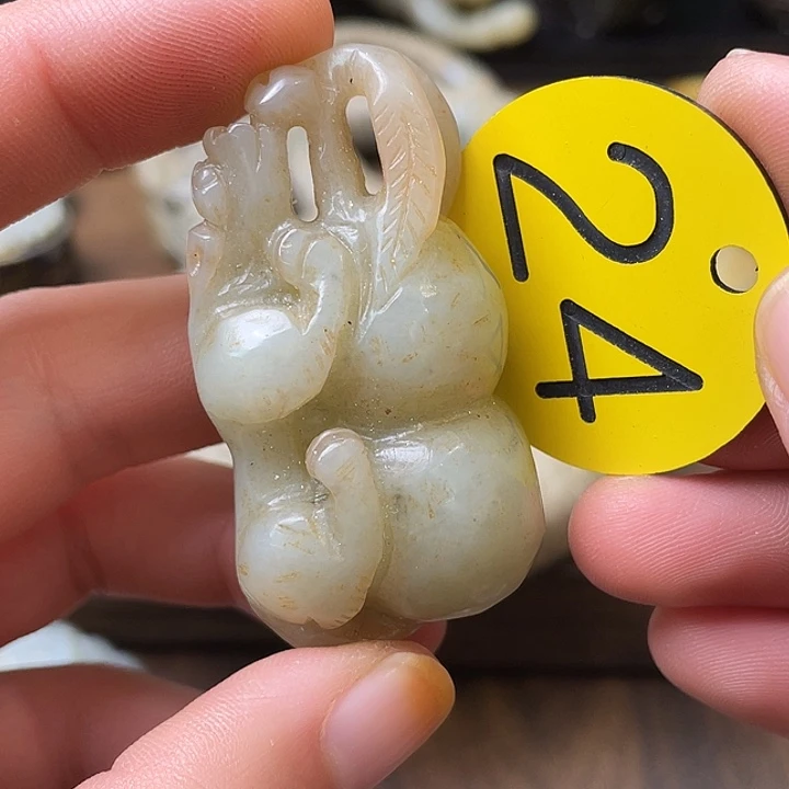 和田玉（糖玉）未镶嵌颈饰