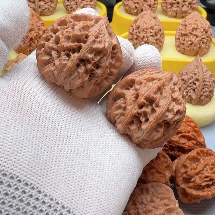 大***.核桃精品野牛文玩