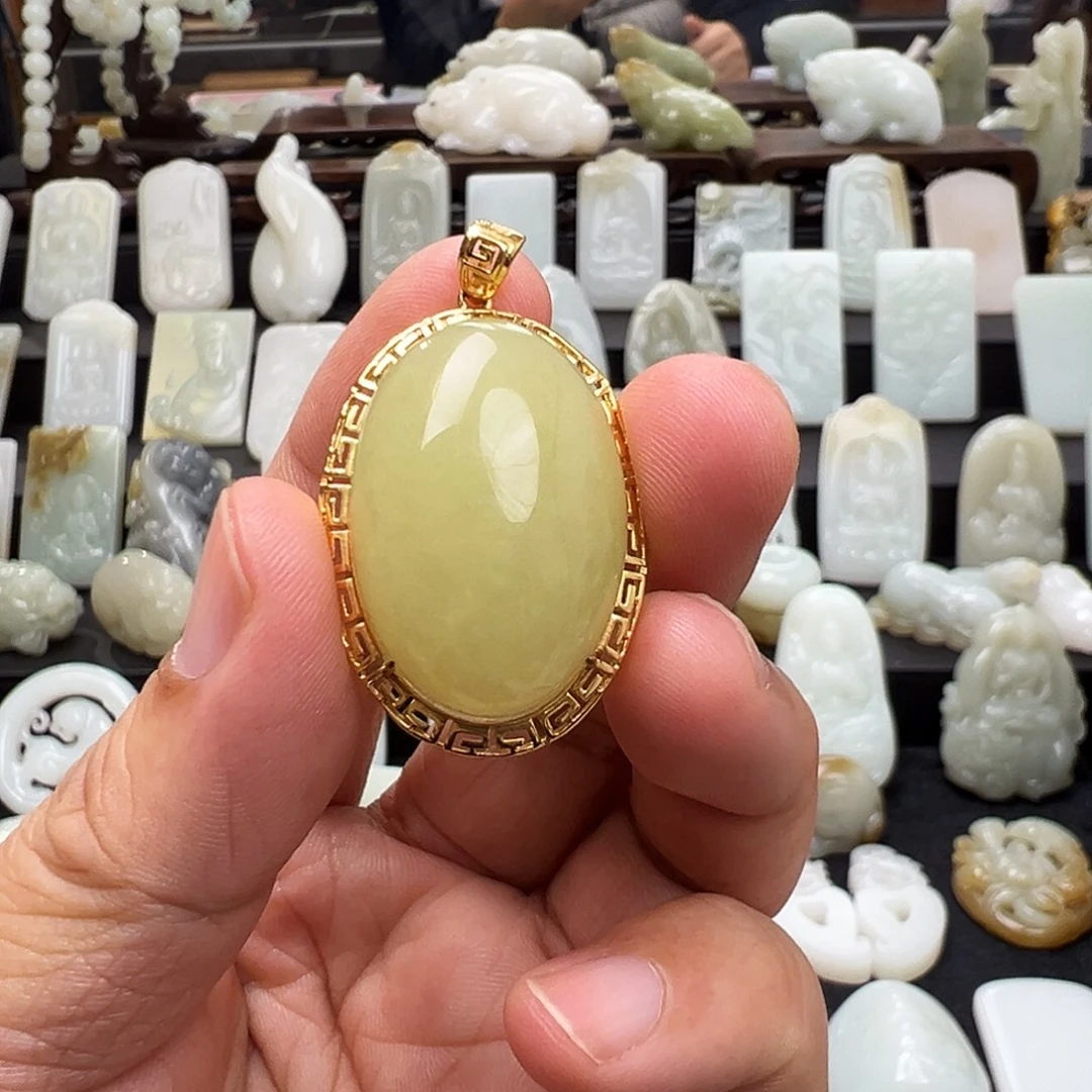 和田玉18K金镶嵌颈饰