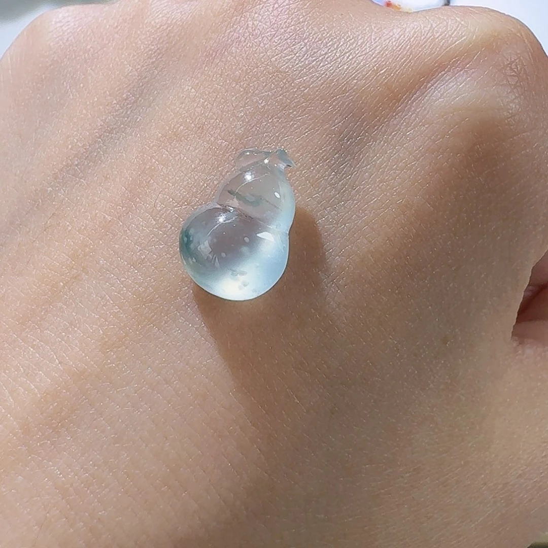 翡翠颈饰未镶嵌葫芦