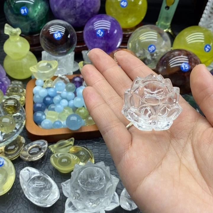 飞***耶石材天然白水晶莲花底座