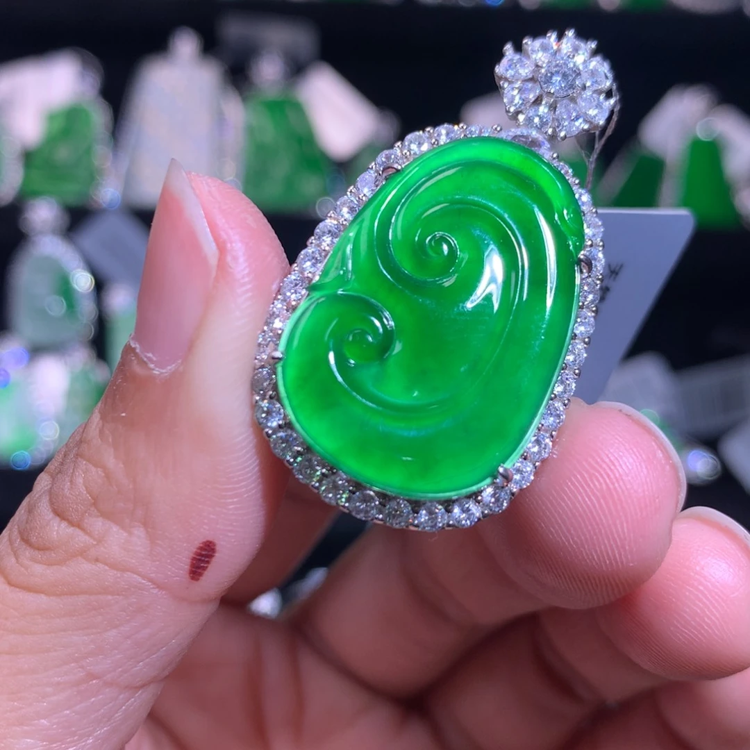 【闪购商品】颈饰银S925镶嵌翡翠