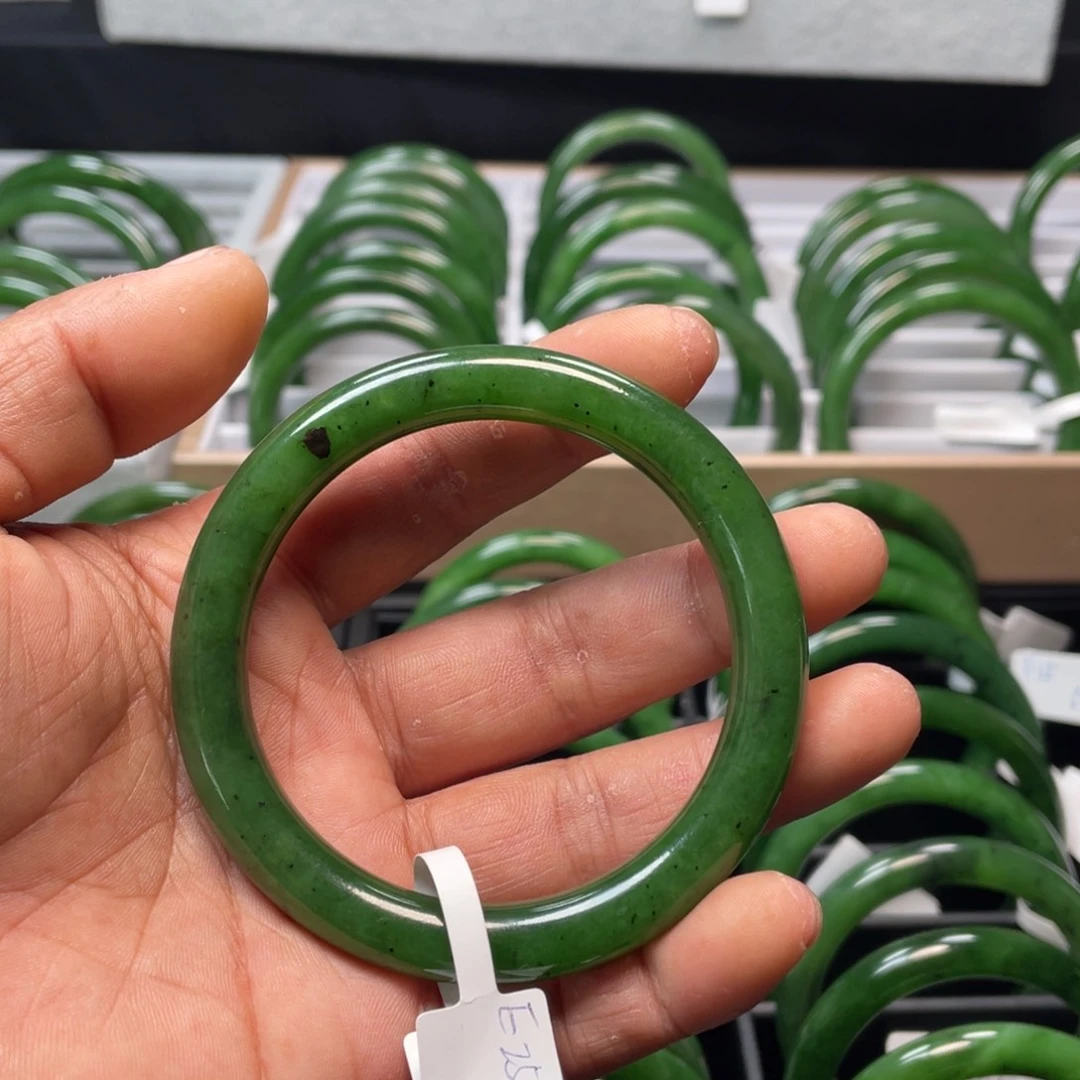 和田玉（碧玉）手镯未镶嵌水*雪