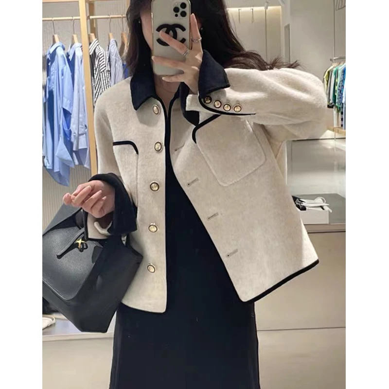 2025年春秋新款小香风设计感大衣女短款小金扣法式小个子毛呢外套