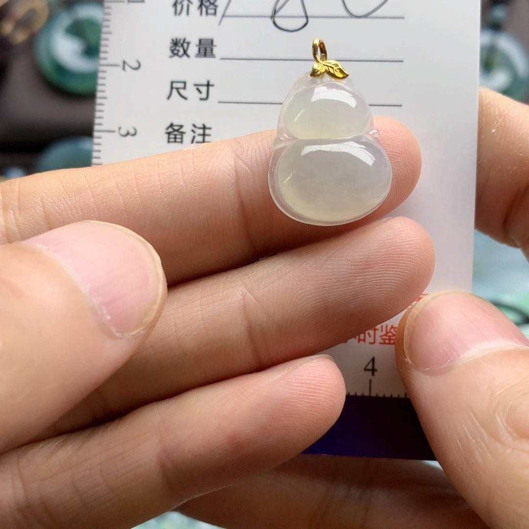 翡翠未镶嵌颈饰吊坠