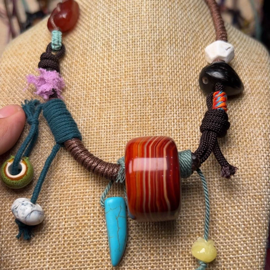 玛瑙/玉髓颈饰未镶嵌