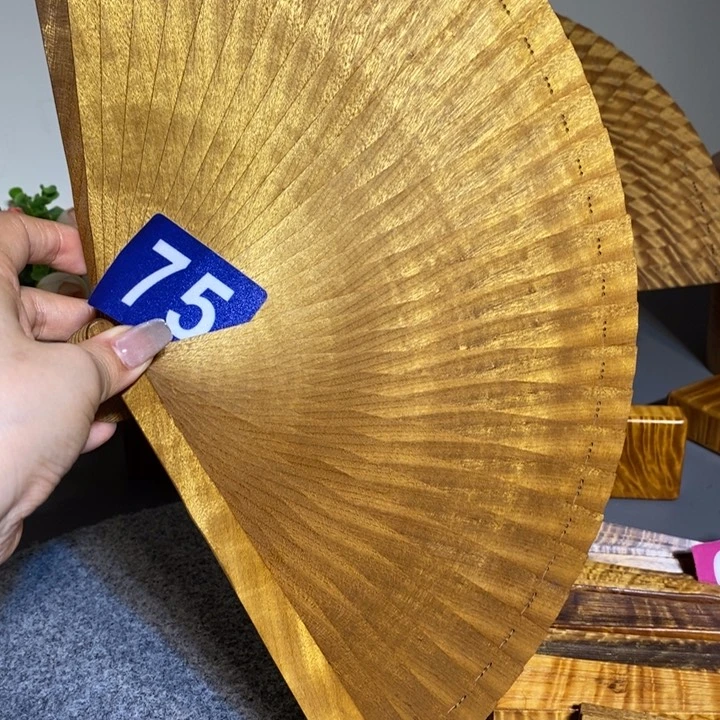 金丝楠在****强金丝楠木扇子