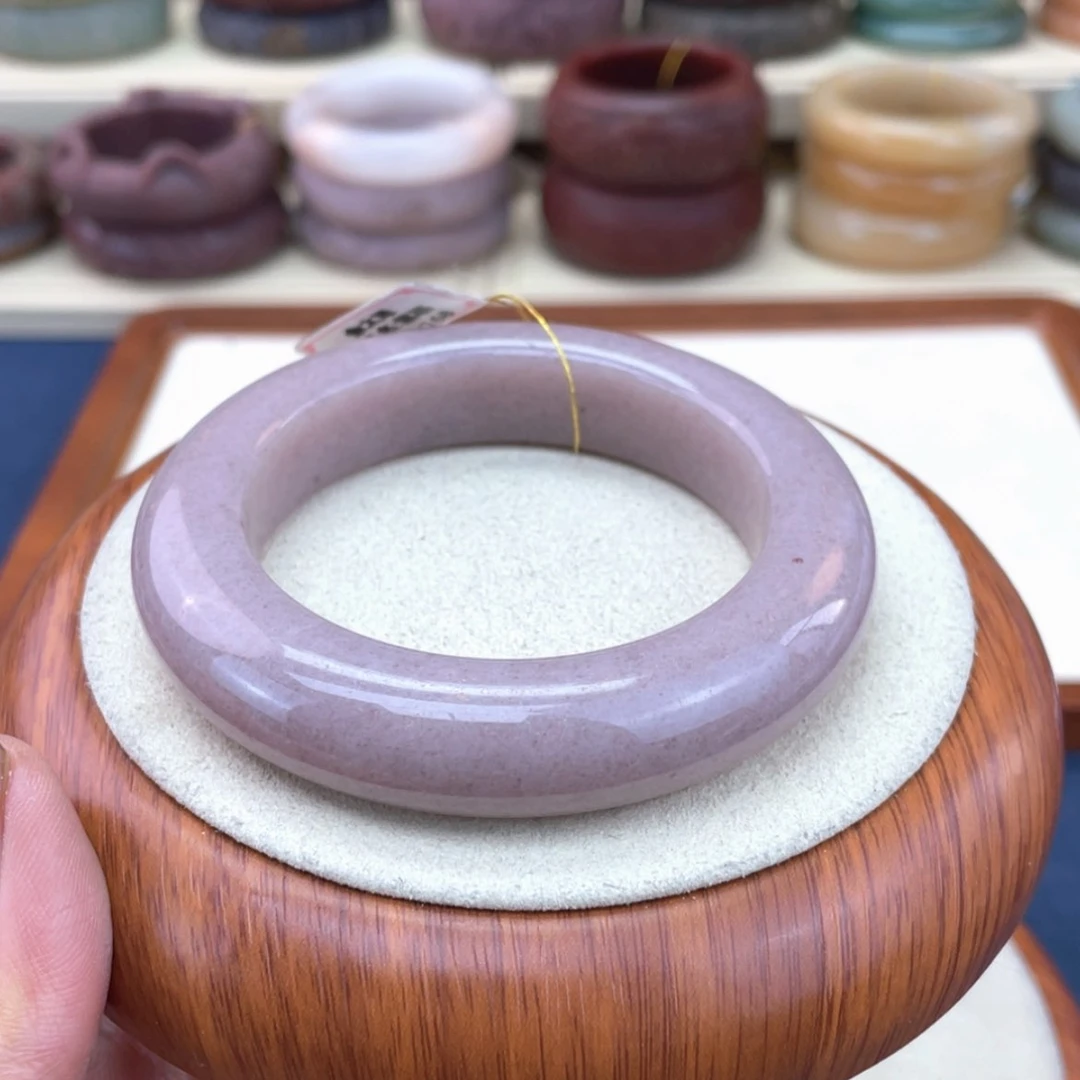 【闪购商品】石英质玉手镯未镶嵌爱***凌
