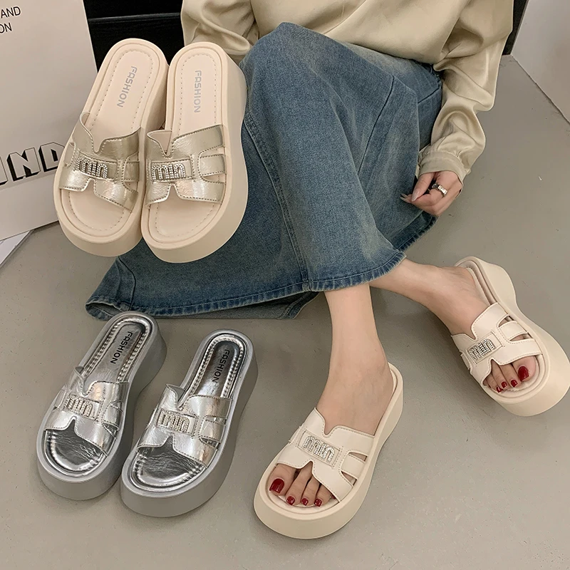 厚底松糕一字拖鞋女2025夏季新款外穿高级感时尚休闲增高沙滩鞋潮