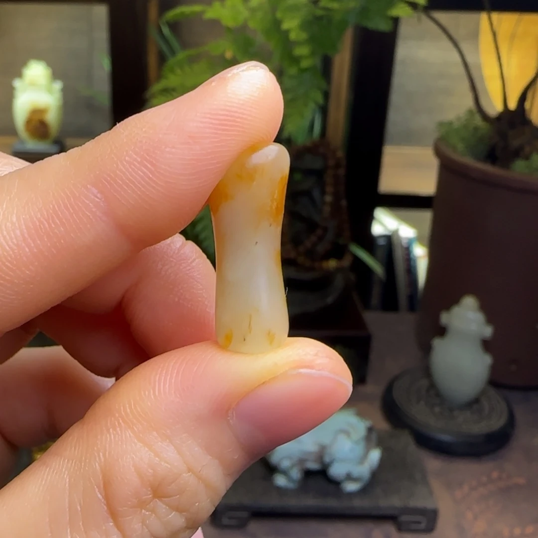 和田玉（糖玉）未镶嵌颈饰天*