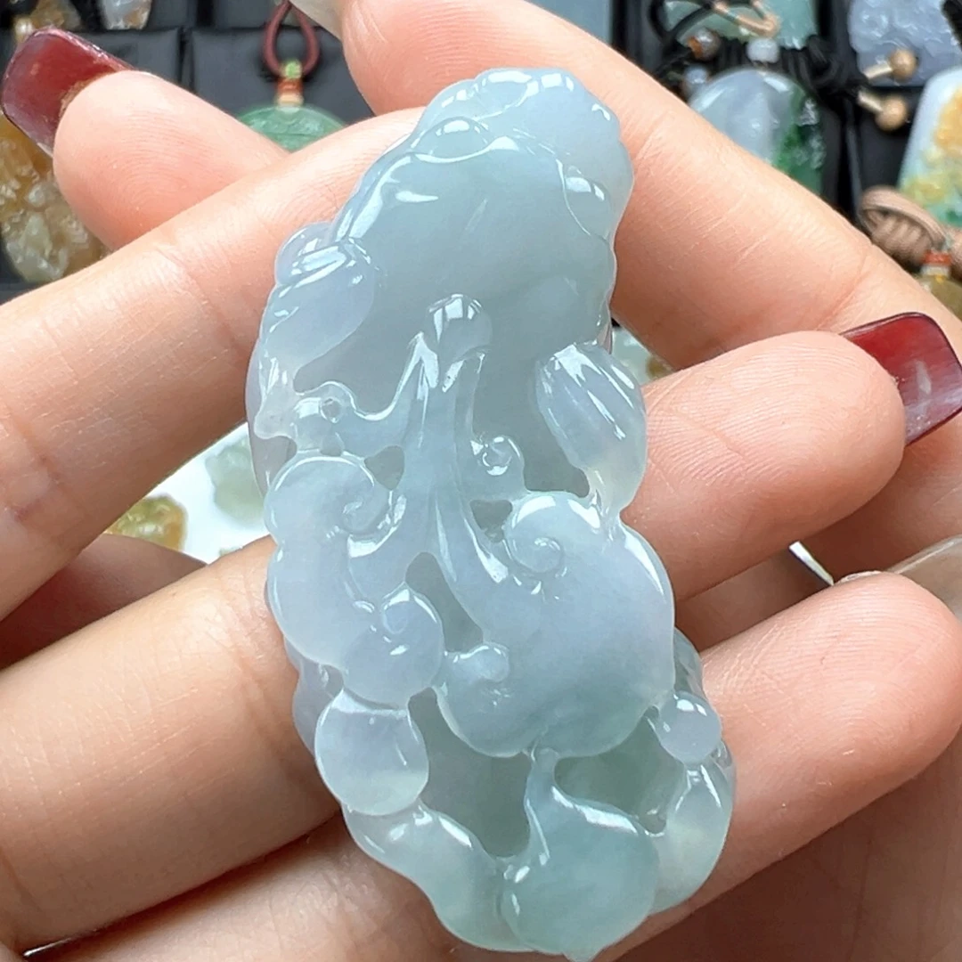 翡翠颈饰未镶嵌貔貅