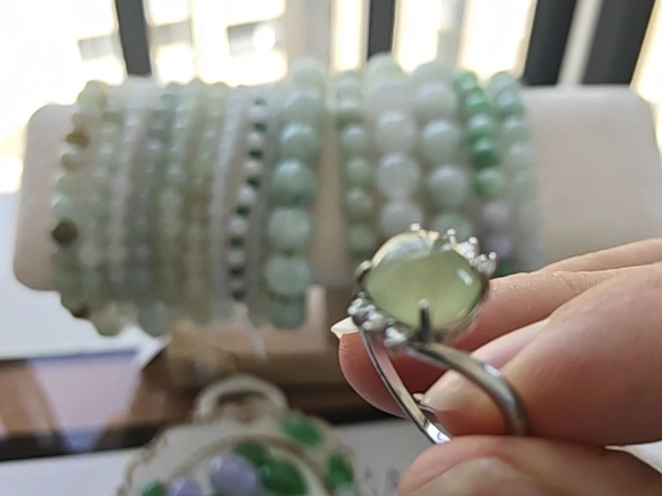 银S925镶嵌戒指翡翠冰种，冰黄翡