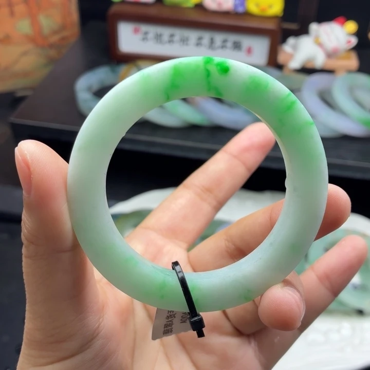 定制翡翠未镶嵌强推辣阳绿超好看48-55-27