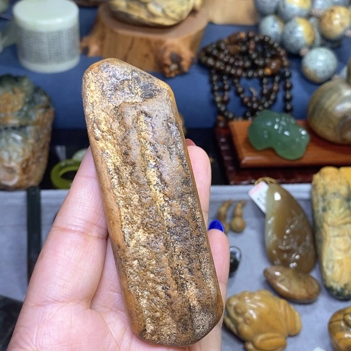 岫岩河磨玉（透闪石质玉）原石把件未镶嵌