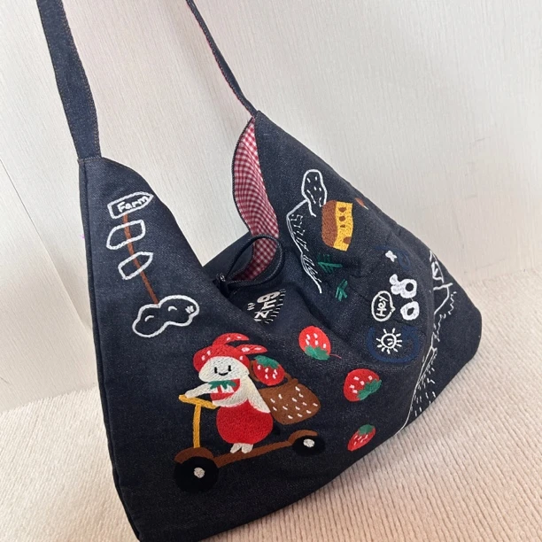 可爱刺绣双面背百搭大包包